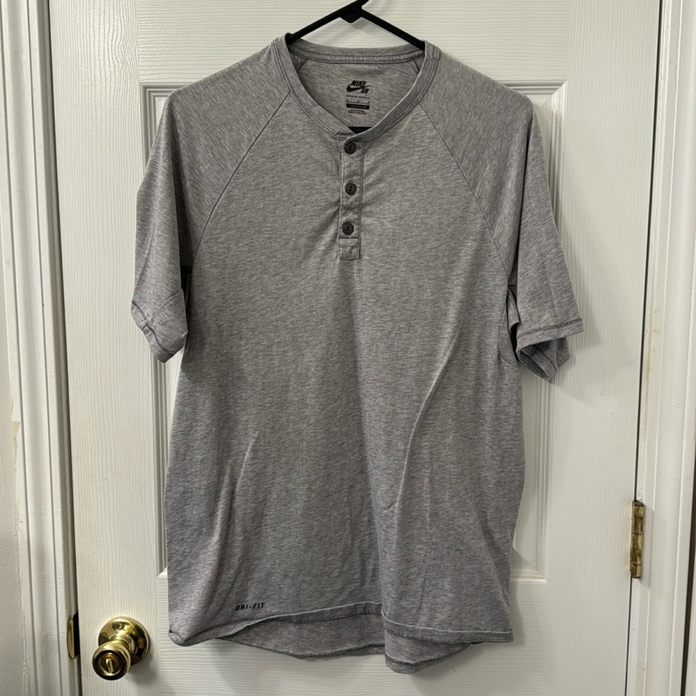 Nike Sb 3 button short sleeve
